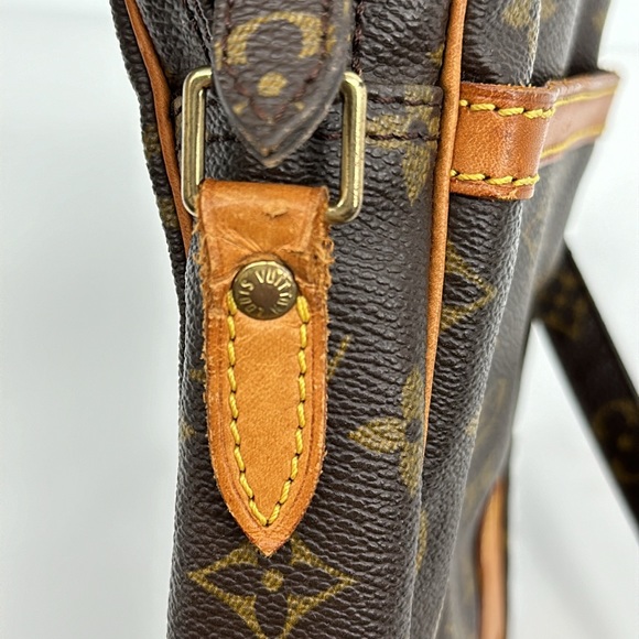 Authenticated Louis Vuitton Danube Crossbody - Picture 9 of 17